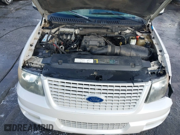 2006 Ford Expedition Limited with VIN 1FMFU19546LA23593, listed as a IAAI auction lot 41225947 with 190,418 mi miles. Bid and sale history available at carsss.com. Image 10.