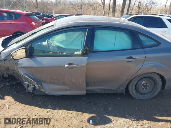 2014 Ford Focus SE with VIN 1FADP3F28EL388713, listed as a IAAI auction lot 41667908 with 125,294 mi miles. Bid and sale history available at carsss.com. Image 15.