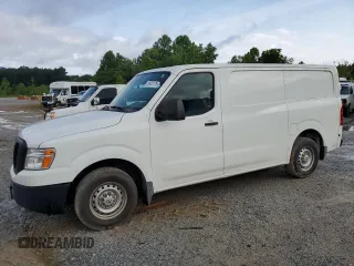 2013 Nissan NV S z VIN 1N6BF0KL6DN113326, wystawiony jako Copart lot #59023175 z przebiegiem 75 032 mil mil oraz Czysty tytuł • Clean title. Historia ofert i sprzedaży dostępna na DreamBid. Obrazek 1.