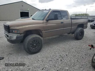 2001 Dodge 2500 z VIN 3B7KF23611G707673, wystawiony jako Copart lot #54608365 z przebiegiem 286 072 mil mil oraz Szkody całkowita. Historia ofert i sprzedaży dostępna na DreamBid. Obrazek 1.
