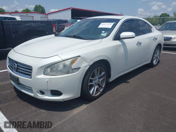 2014 Nissan Maxima S with VIN 1N4AA5AP9EC499211, listed as a IAAI auction lot 42377529 with 163,977 mi miles and . Bid and sale history available at DreamBid. Image 2.