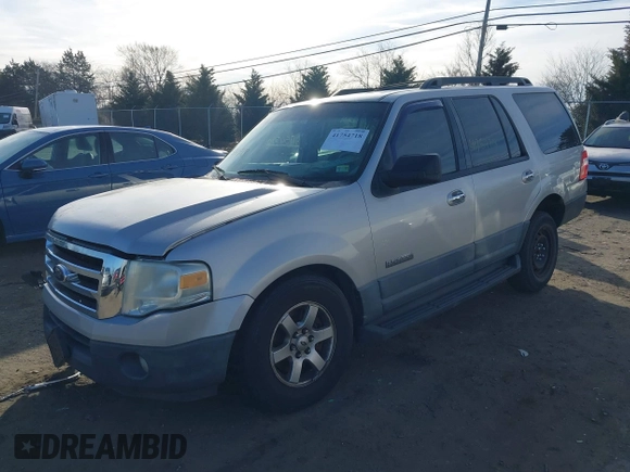 2007 Ford Expedition XLT with VIN 1FMFU155X7LA89024, listed as a IAAI auction lot 41754718 with 203,909 mi miles and . Bid and sale history available at DreamBid. Image 2.
