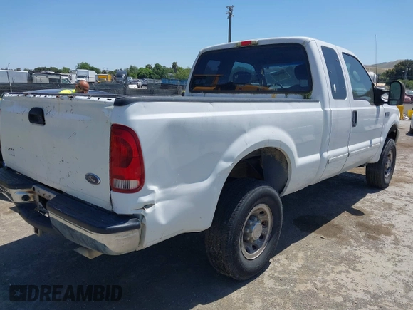 2003 Ford F-250 XL z VIN 1FTNX20L93ED80955, wystawiony jako IAAI lot #42160315 z przebiegiem 311 244 mil mil oraz . Historia ofert i sprzedaży dostępna na DreamBid. Obrazek 4.