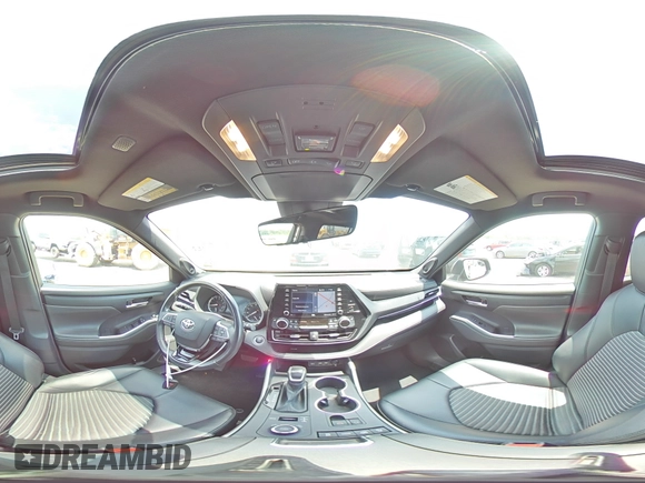 2021 Toyota Highlander XSE with VIN 5TDJZRBH1MS059191, listed as a Copart auction lot 61137125 with 44,747 mi miles and Salvage title. Bid and sale history available at DreamBid. Image 15.