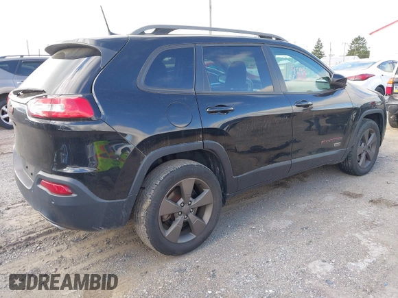 2017 Jeep Cherokee Latitude z VIN 1C4PJMCS4HW512630, wystawiony jako IAAI lot #42279298 z przebiegiem 77 329 mil mil oraz . Historia ofert i sprzedaży dostępna na DreamBid. Obrazek 4.