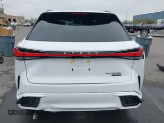 2024 Lexus RX 500h F Sport Performance z VIN 2T2BCMEA4RC016032, wystawiony jako IAAI lot #41464306 z przebiegiem 13 338 mil mil oraz . Historia ofert i sprzedaży dostępna na DreamBid. Obrazek 17.