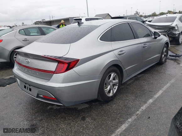 2020 Hyundai Sonata SE with VIN 5NPEG4JA7LH012153, listed as a IAAI auction lot 41748512 with 59,206 mi miles. Bid and sale history available at carsss.com. Image 4.