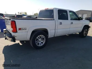 2006 Chevrolet Silverado 1500 LT1 with VIN 2GCEK13T461180026, listed as a Copart auction lot 50368125 with 223,210 mi miles and Salvage Title. Bid and sale history available at carsss.com. Image 3.
