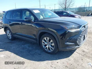 2024 Toyota Highlander XLE z VIN 5TDAAAB56RS043798, wystawiony jako IAAI lot #41759260 z przebiegiem 14 562 mil mil oraz . Historia ofert i sprzedaży dostępna na DreamBid. Obrazek 1.