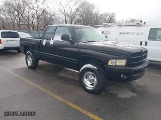 1999 Dodge Ram 1500 with VIN 3B7HF13Z4XM579695, listed as a IAAI auction lot 41795036 with 117,785 mi miles. Bid and sale history available at carsss.com. Image 1.