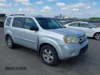 2009 Honda Pilot EX-L with VIN 5FNYF48569B037710, listed as a IAAI auction lot 42527537 with 200,894 mi miles and . Bid and sale history available at DreamBid. Image 1.