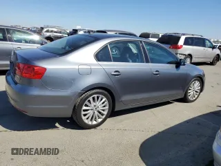 2011 Volkswagen Jetta SEL с VIN 3VWGX7AJXBM320093, выставлен на аукционе Copart как лот 72485144 с пробегом 102 800 миль миль и Списание • Salvage title. История ставок и продаж доступна на DreamBid. Изображение 3.