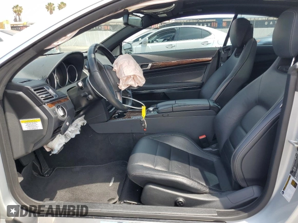 2014 Mercedes-Benz E 350 z VIN WDDKJ5KB3EF257147, wystawiony jako Copart lot #58839015 z przebiegiem 110 024 mil mil oraz Szkoda całkowita • Salvage title. Historia ofert i sprzedaży dostępna na DreamBid. Obrazek 7.