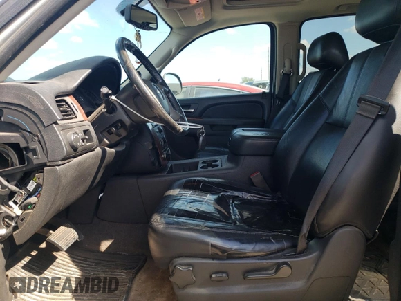 2014 Chevrolet Suburban LT with VIN 1GNSCJE06ER114674, listed as a Copart auction lot 44053755 with 199,486 mi miles and Salvage Title. Bid and sale history available at carsss.com. Image 7.