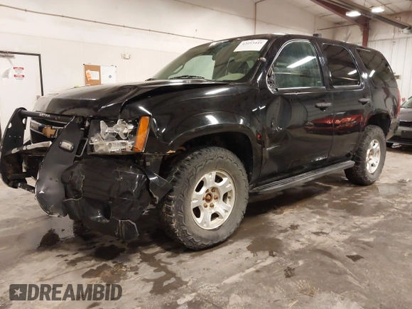 2013 Chevrolet Tahoe Commercial z VIN 1GNSK2E01DR331721, wystawiony jako IAAI lot #42093449 z przebiegiem 178 731 mil mil oraz . Historia ofert i sprzedaży dostępna na DreamBid. Obrazek 22.