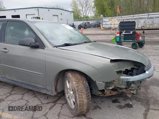 2005 Chevrolet Malibu Maxx LS z VIN 1G1ZT62805F185667, wystawiony jako IAAI lot #42201296 z przebiegiem 190 893 mil mil oraz . Historia ofert i sprzedaży dostępna na DreamBid. Obrazek 13.
