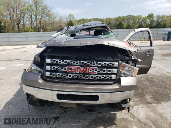 2013 GMC Sierra 2500HD SLT with VIN 1GT121E81DF240874, listed as a Copart auction lot 54613995 with 144,836 mi miles and Non repairable. Bid and sale history available at DreamBid. Image 5.