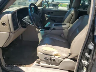 2005 GMC Sierra 1500 SLE z VIN 2GTEK19B151283840, wystawiony jako Copart lot #63854695 z przebiegiem 169 130 mil mil oraz Czysty tytuł • Clean title. Historia ofert i sprzedaży dostępna na DreamBid. Obrazek 7.
