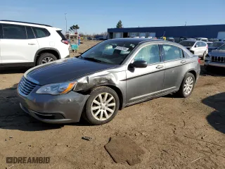 2013 Chrysler 200 Touring with VIN 1C3CCBBB8DN723123, listed as a Copart auction lot 51312395 with 81,116 mi miles and Clean Title. Bid and sale history available at carsss.com. Image 1.