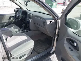 2005 Chevrolet TrailBlazer LS with VIN 1GNES16S356197031, listed as a IAAI auction lot 41717444 with 149,519 mi miles. Bid and sale history available at carsss.com. Image 5.