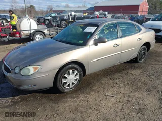 2006 Buick LaCrosse CX with VIN 2G4WC582161198312, listed as a IAAI auction lot 41652375 with 170,297 mi miles. Bid and sale history available at carsss.com. Image 18.