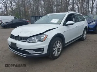 2017 Volkswagen Golf S z VIN 3VWH17AU8HM515411, wystawiony jako IAAI lot #41931252 z przebiegiem 106 421 mil mil oraz . Historia ofert i sprzedaży dostępna na DreamBid. Obrazek 2.