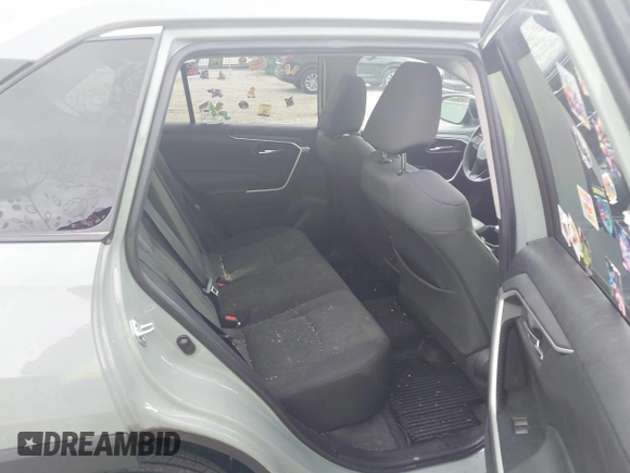2022 Toyota RAV4 XLE with VIN 2T3P1RFV0NW270223, listed as a IAAI auction lot 41884581 with 20,832 mi miles. Bid and sale history available at carsss.com. Image 8.