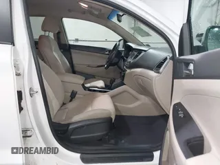2017 Hyundai Tucson Limited z VIN KM8J3CA26HU584580, wystawiony jako IAAI lot #41587700 z przebiegiem 132 183 mil mil oraz . Historia ofert i sprzedaży dostępna na DreamBid. Obrazek 5.