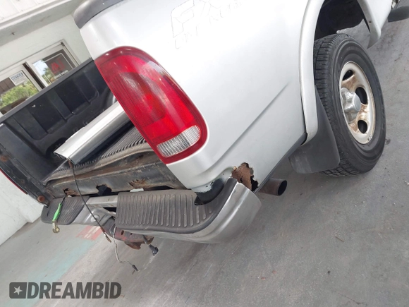 2003 Ford F-150 XL с VIN 2FTRX18W03CA23003, выставлен на аукционе IAAI как лот 42403479 с пробегом 316 789 миль миль и . История ставок и продаж доступна на DreamBid. Изображение 12.