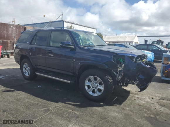 2017 Toyota 4Runner SR5 with VIN JTEZU5JR6H5159685, listed as a Copart auction lot 45507325 with 42,202 mi miles and Salvage Title. Bid and sale history available at carsss.com. Image 4.