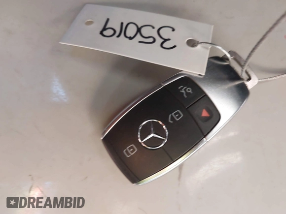 2019 Mercedes-Benz C 300 with VIN 55SWF8DB3KU309886, listed as a IAAI auction lot 41319273 with 49,023 mi miles and . Bid and sale history available at DreamBid. Image 11.