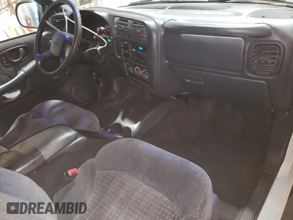1999 Chevrolet Blazer LS with VIN 1GNCT18W5XK136973, listed as a Copart auction lot 60284865 with 199,759 mi miles and Clean title. Bid and sale history available at DreamBid. Image 8.