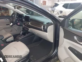 2019 Kia Forte LXS z VIN 3KPF24AD4KE061732, wystawiony jako IAAI lot #42286271 z przebiegiem 96 935 mil mil oraz . Historia ofert i sprzedaży dostępna na DreamBid. Obrazek 5.