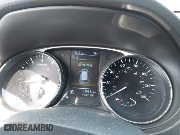 2015 Nissan Rogue SL z VIN 5N1AT2MVXFC797938, wystawiony jako IAAI lot #42129111 z przebiegiem 133 898 mil mil oraz . Historia ofert i sprzedaży dostępna na DreamBid. Obrazek 7.