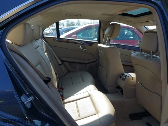 2013 Mercedes-Benz E-Class E 350 Luxury with VIN WDDHF8JB0DA707640, listed as a IAAI auction lot 41916454 with 104,469 mi miles. Bid and sale history available at carsss.com. Image 8.