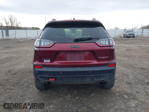 2019 Jeep Cherokee Trailhawk Elite with VIN 1C4PJMBX3KD483704, listed as a IAAI auction lot 40994848 with 176,770 mi miles. Bid and sale history available at carsss.com. Image 17.