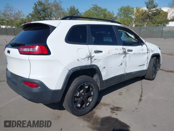 2018 Jeep Cherokee Latitude z VIN 1C4PJMCB7JD602016, wystawiony jako IAAI lot #42153460 z przebiegiem 97 757 mil mil oraz . Historia ofert i sprzedaży dostępna na DreamBid. Obrazek 4.