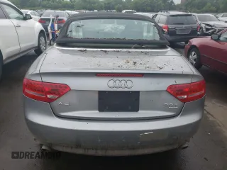 2010 Audi A5 Premium Plus z VIN WAULFAFHXAN021616, wystawiony jako Copart lot #60869125 z przebiegiem Nie podano mil oraz Szkoda całkowita • Salvage title. Historia ofert i sprzedaży dostępna na DreamBid. Obrazek 6.