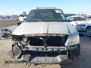 2004 Lincoln Navigator Luxury z VIN 5LMFU27R04LJ40304, wystawiony jako IAAI lot #42212537 z przebiegiem 157 014 mil mil oraz . Historia ofert i sprzedaży dostępna na DreamBid. Obrazek 13.