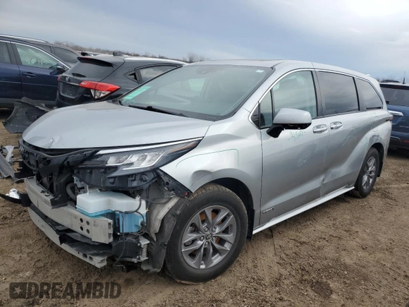 2021 Toyota Sienna XLE with VIN 5TDYSKFC7MS021036, listed as a Copart auction lot 43466965 with 0 mi miles and Salvage Title. Bid and sale history available at carsss.com. Image 1.