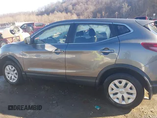 2020 Nissan Rogue Sport SL with VIN JN1BJ1CWXLW386085, listed as a IAAI auction lot 41573909 with 60,167 mi miles. Bid and sale history available at carsss.com. Image 14.