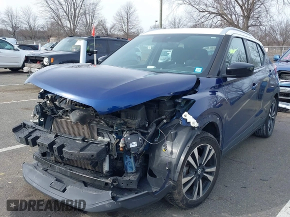 2020 Nissan Kicks SV z VIN 3N1CP5CV0LL491662, wystawiony jako IAAI lot #41610286 z przebiegiem 66 910 mil mil oraz . Historia ofert i sprzedaży dostępna na DreamBid. Obrazek 2.