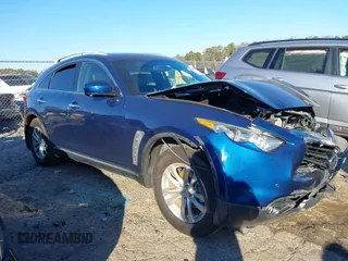2017 Infiniti QX70 z VIN JN8CS1MW4HM410093, wystawiony jako IAAI lot #41232717 z przebiegiem 46 717 mil mil oraz . Historia ofert i sprzedaży dostępna na DreamBid. Obrazek 13.