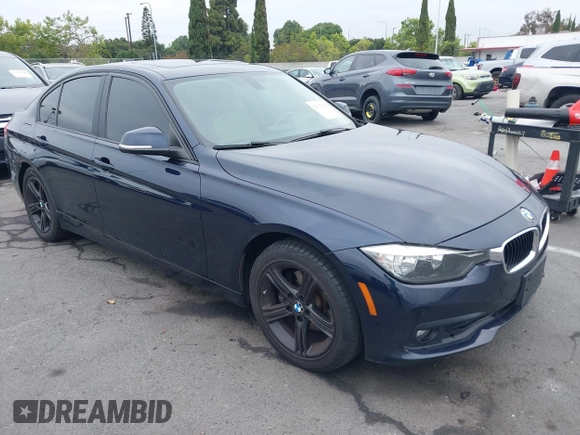 2017 BMW 3 Series 320i z VIN WBA8E1G50HNU13320, wystawiony jako IAAI lot #42327306 z przebiegiem 99 127 mil mil oraz . Historia ofert i sprzedaży dostępna na DreamBid. Obrazek 1.