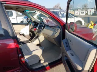 2006 Toyota Highlander w/3rd Row with VIN JTEDP21A060106758, listed as a IAAI auction lot 41441477 with 154,143 mi miles. Bid and sale history available at carsss.com. Image 5.