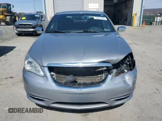 2013 Chrysler 200 Limited with VIN 1C3CCBCG6DN543455, listed as a Copart auction lot 52881035 with 105,722 mi miles and Salvage Title. Bid and sale history available at carsss.com. Image 5.