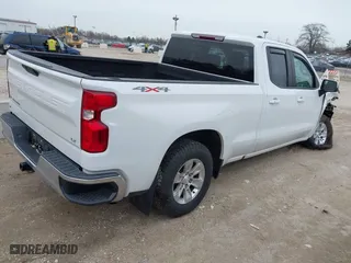 2019 Chevrolet Silverado 1500 LT with VIN 1GCRYDED3KZ216524, listed as a IAAI auction lot 41935467 with 58,686 mi miles. Bid and sale history available at carsss.com. Image 4.