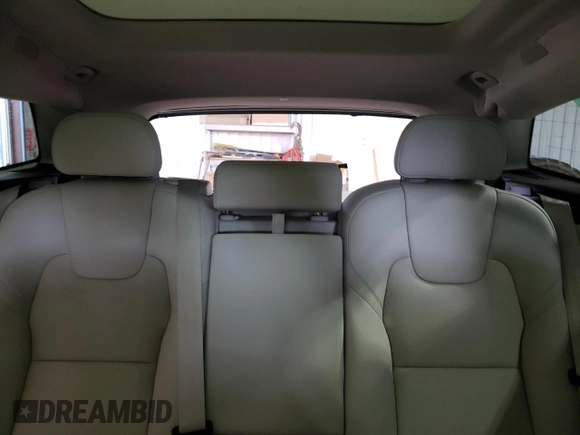 2023 Volvo XC60 Plus Dark Theme z VIN YV4H60DL2P1289471, wystawiony jako Copart lot #62508884 z przebiegiem 8 012 mil mil oraz Szkoda całkowita • Salvage title. Historia ofert i sprzedaży dostępna na DreamBid. Obrazek 10.