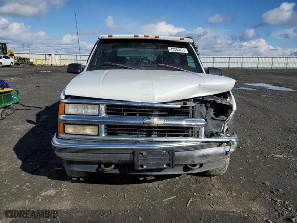 1996 Chevrolet Tahoe with VIN 3GNEK18RXTG149158, listed as a Copart auction lot 48880075 with 157,839 mi miles and Salvage Title. Bid and sale history available at carsss.com. Image 5.