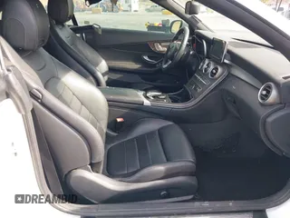 2018 Mercedes-Benz C 300 z VIN WDDWK4JB3JF643216, wystawiony jako IAAI lot #41140000 z przebiegiem 85 819 mil mil oraz . Historia ofert i sprzedaży dostępna na DreamBid. Obrazek 5.